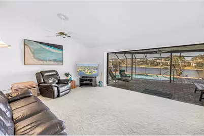 771 Suwannee Court NE, Saint Petersburg, FL 33702 - Photo 6