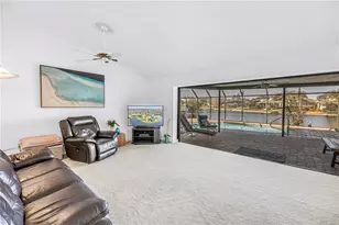 771 Suwannee Ct NE, Saint Petersburg, FL 33702 - Photo 6