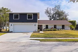 8950 Baywood Park Dr, Seminole, FL 33777 - Photo 48
