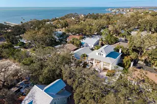 550 Ontario Ave, Crystal Beach, FL 34681 - Photo 32