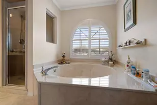 2102 S Fore Cir, Tampa, FL 33612 - Photo 12