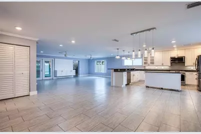 6408 7th Avenue N, Saint Petersburg, FL 33710 - Photo 4