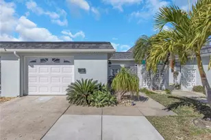 285 Boca Ciega Point Blvd N, Saint Petersburg, FL 33708 - Photo 2