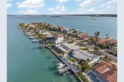 136 Windward Island, Clearwater Beach, FL 33767 - Photo 6