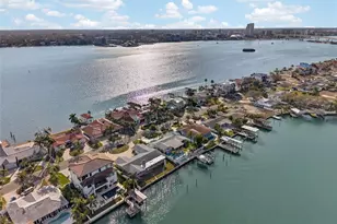 136 Windward Island, Clearwater Beach, FL 33767 - Photo 8