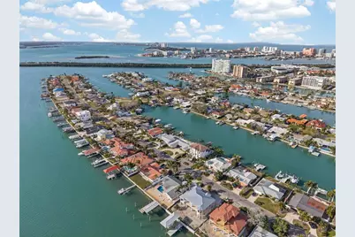 136 Windward Island, Clearwater Beach, FL 33767 - Photo 10