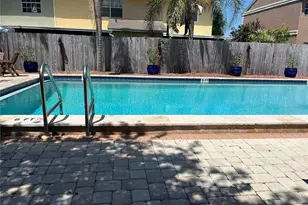 1512 Chateaux De Ville Ct, Clearwater, FL 33764 - Photo 18