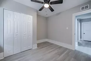 1401 12th St S, Saint Petersburg, FL 33705 - Photo 14