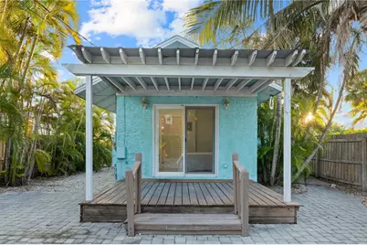 13123 4th Street E, Madeira Beach, FL 33708 - Photo 6