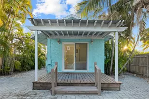 13123 4th St E, Madeira Beach, FL 33708 - Photo 6