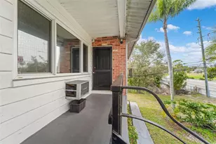 1345 Drew St, Clearwater, FL 33755 - Photo 2