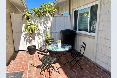 6257 Cape Hatteras Way NE #2, Saint Petersburg, FL 33702 - Photo 2