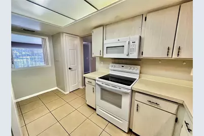 10368 Carrollwood Lane #234, Tampa, FL 33618 - Photo 6