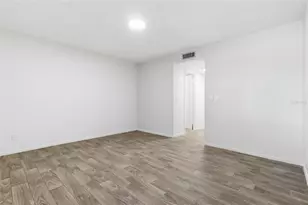 6308 Newtown Cir, Tampa, FL 33615 - Photo 10