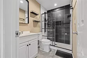 1836 N Crystal Lake Dr, Lakeland, FL 33801 - Photo 16