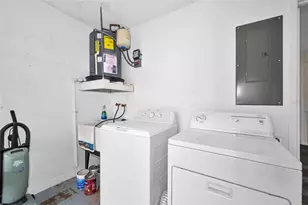 8315 Burgundy Dr N, Pinellas Park, FL 33781 - Photo 22