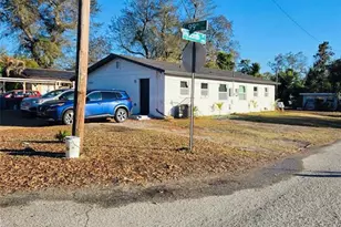 1407 E 99th Ave, Tampa, FL 33612 - Photo 2