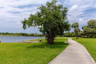 2440 World Pkwy Blvd, Clearwater, FL 33763 - Photo 40