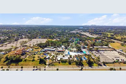 10405 N Woodmere Road, Tampa, FL 33617 - Photo 56