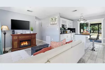 10405 N Woodmere Road, Tampa, FL 33617 - Photo 6