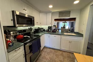 324 Windrush Blvd, Indian Rocks Beach, FL 33785 - Photo 6