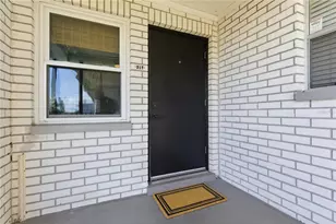 4050 4th St N, Saint Petersburg, FL 33703 - Photo 2