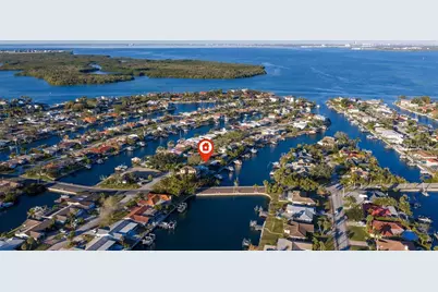 2024 Massachusetts Avenue NE, Saint Petersburg, FL 33703 - Photo 8