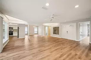 4218 Water Oaks Ln, Tampa, FL 33618 - Photo 8