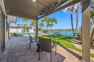 7905 9th Ave S, Saint Petersburg, FL 33707 - Photo 4