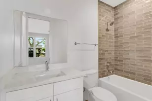 50 64th St S, Saint Petersburg, FL 33707 - Photo 18