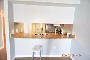 5052 Terrace Club Ln, Tampa, FL 33617 - Photo 10