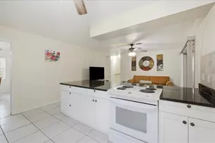 2101 W Kyra Dr, Tampa, FL 33612 - Photo 14