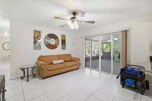 2101 W Kyra Dr, Tampa, FL 33612 - Photo 10