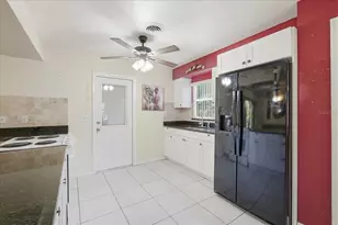 2101 W Kyra Dr, Tampa, FL 33612 - Photo 12