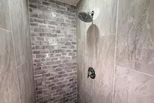 1470 Serpentine Dr S, Saint Petersburg, FL 33705 - Photo 12