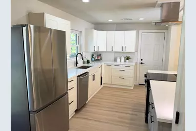 1470 Serpentine Drive S, Saint Petersburg, FL 33705 - Photo 4