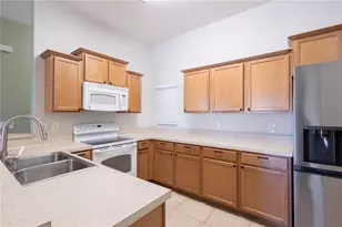 8022 Alamosa Wood Ave, Ruskin, FL 33573 - Photo 6