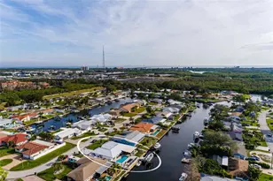 120 97th Ave NE, Saint Petersburg, FL 33702 - Photo 4