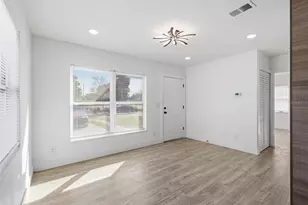 1801 13th Ave S, Saint Petersburg, FL 33712 - Photo 8