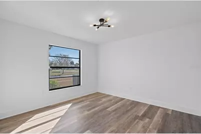 3872 Kingston Boulevard, Sarasota, FL 34238 - Photo 18