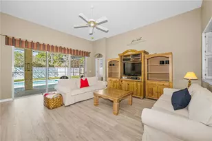2225 Longmore Cir, Valrico, FL 33596 - Photo 10