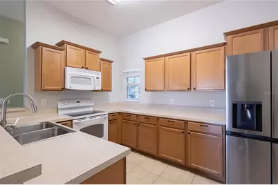 8022 Alamosa Wood Avenue, Ruskin, FL 33573 - Photo 8