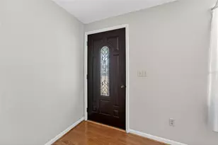 7333 Andre Dr, Zephyrhills, FL 33541 - Photo 6