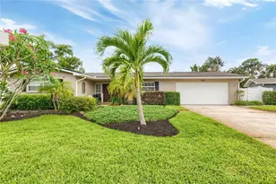 1832 69th Ave S, Saint Petersburg, FL 33712 - Photo 2