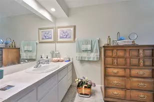 2106 W View Dr, Sun City Center, FL 33573 - Photo 30