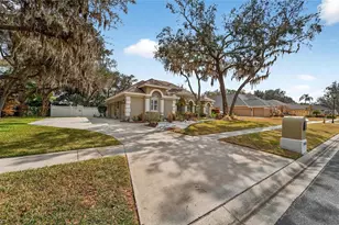 5018 Sylvan Oaks Dr, Valrico, FL 33596 - Photo 4