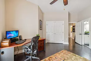 2906 W Hawthorne Rd, Tampa, FL 33611 - Photo 36