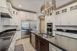 2906 W Hawthorne Rd, Tampa, FL 33611 - Photo 18