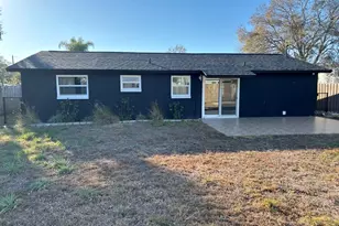 8871 94th St, Seminole, FL 33777 - Photo 4