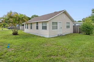4100 40th St N, Saint Petersburg, FL 33714 - Photo 2